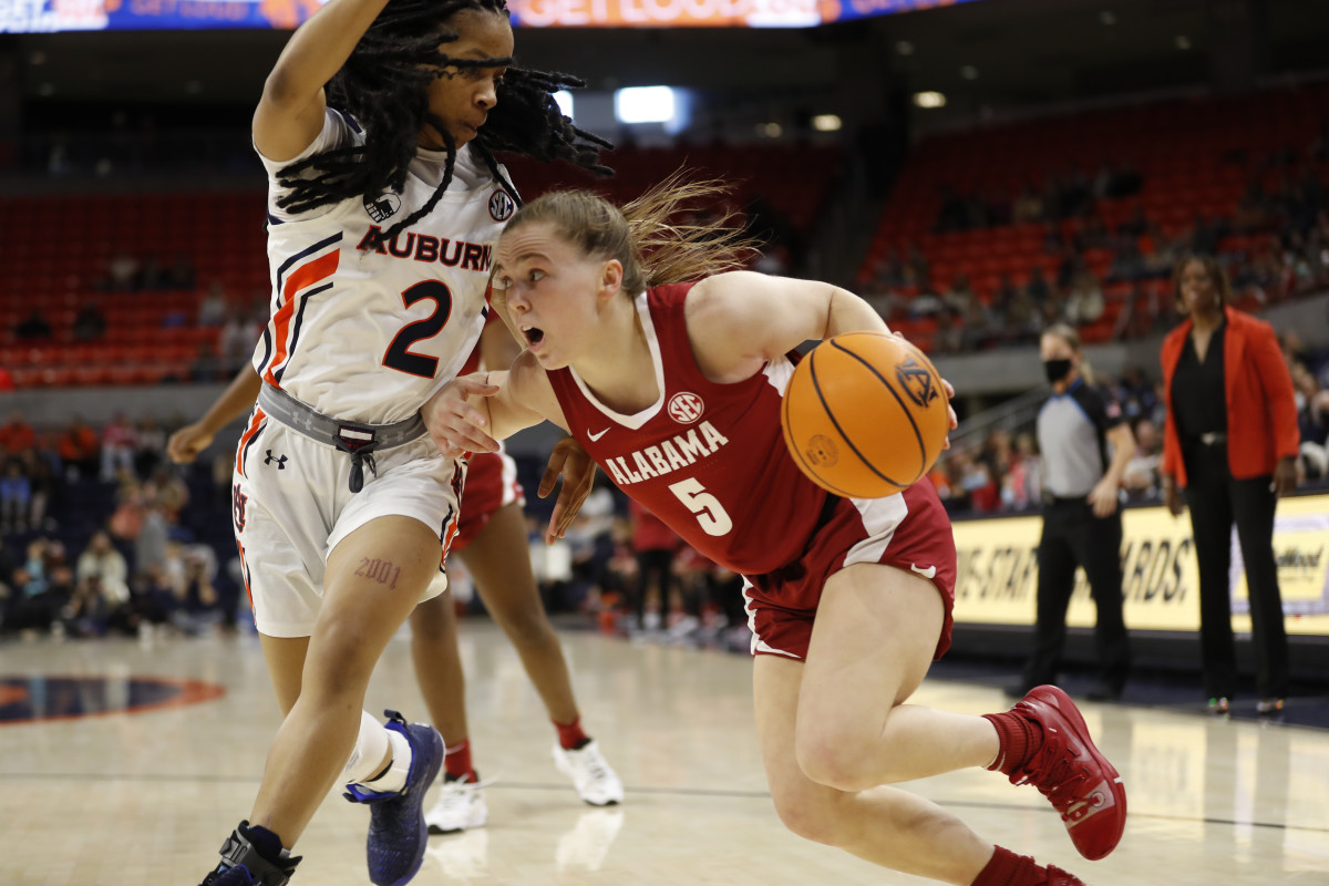012322_WBB_BarberHa_Auburn_SL01353